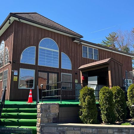 Mohican Resort Motel, Conveniently Located To All Lake George Attractions Queensbury Exterior photo