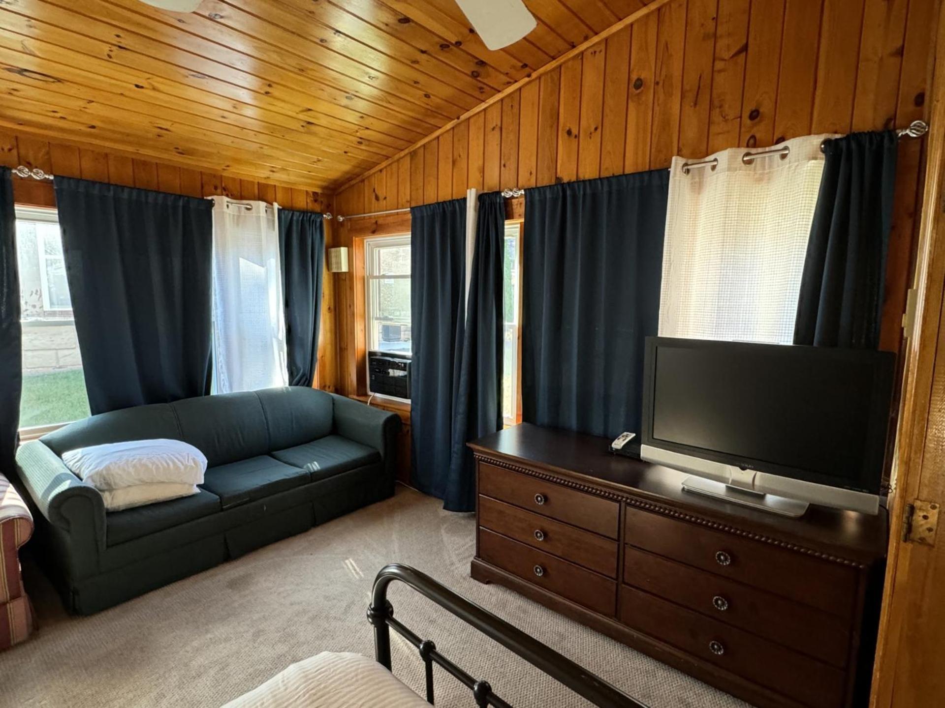 Mohican Resort Motel, Conveniently Located To All Lake George Attractions Queensbury Exterior photo