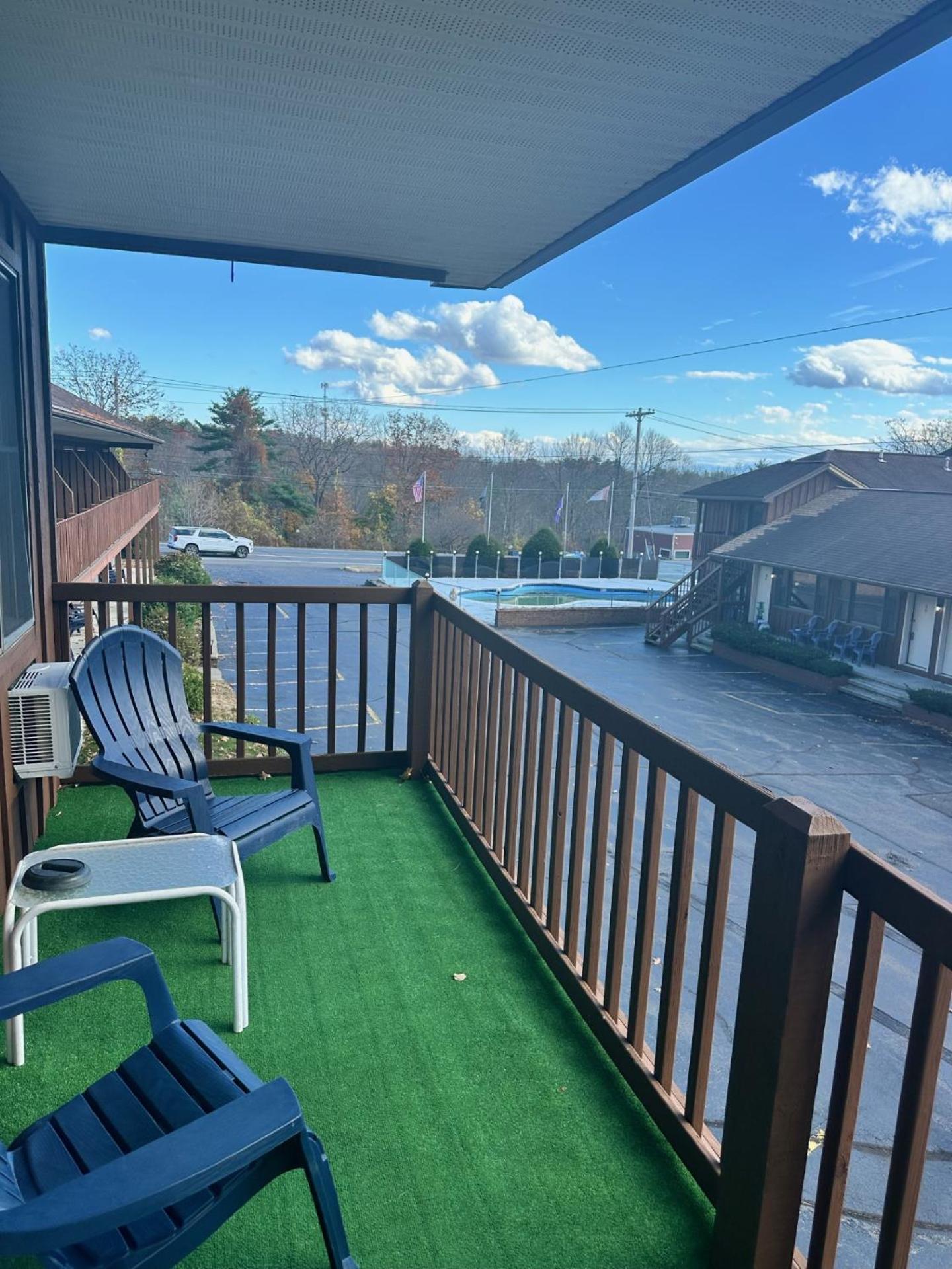 Mohican Resort Motel, Conveniently Located To All Lake George Attractions Queensbury Exterior photo