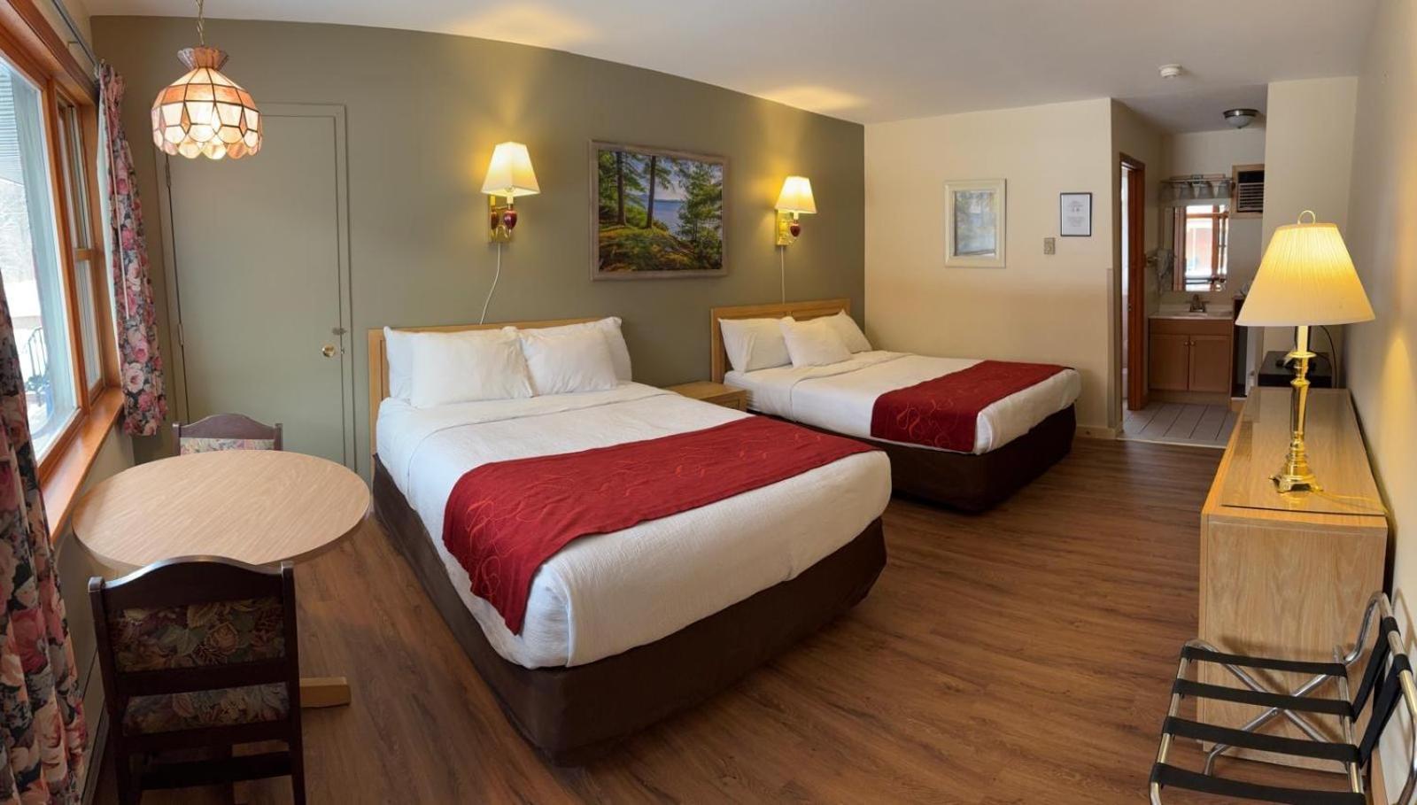 Mohican Resort Motel, Conveniently Located To All Lake George Attractions Queensbury Exterior photo