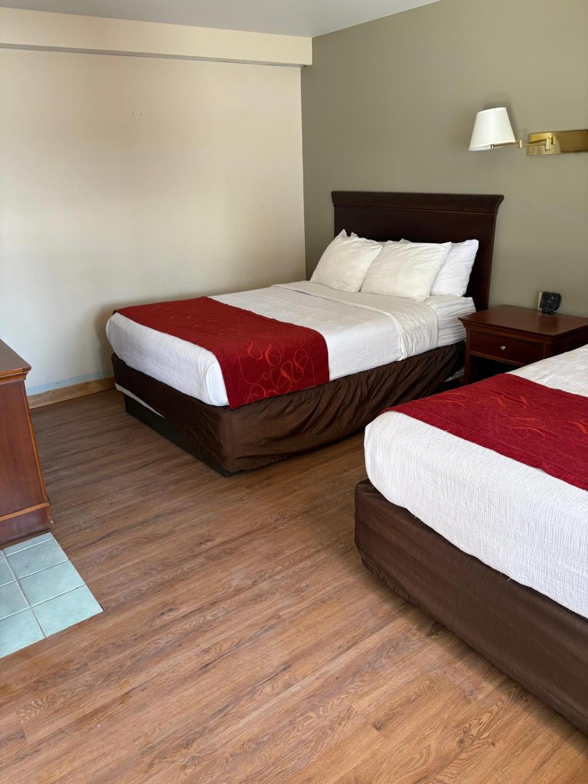 Mohican Resort Motel, Conveniently Located To All Lake George Attractions Queensbury Exterior photo