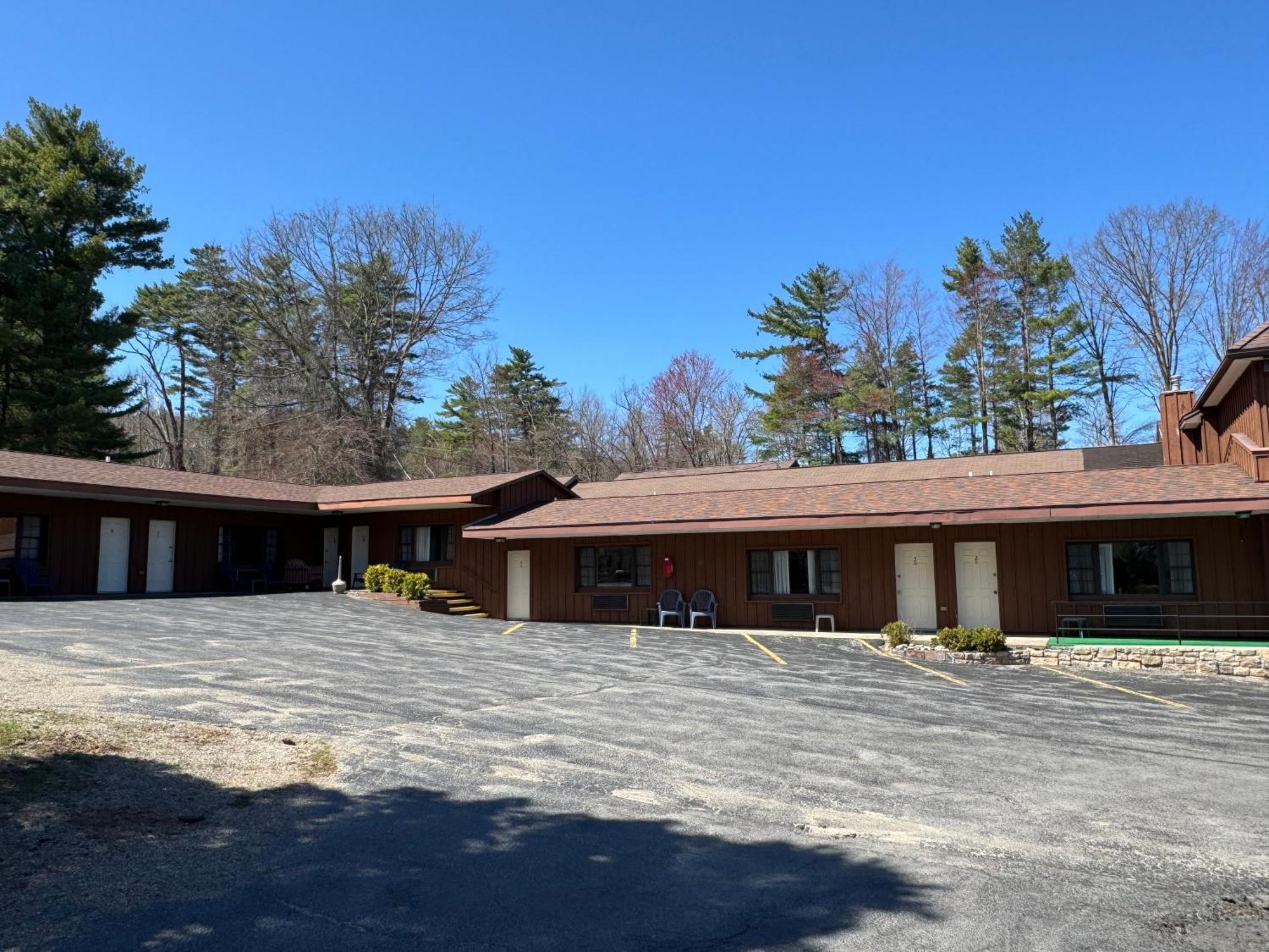 Mohican Resort Motel, Conveniently Located To All Lake George Attractions Queensbury Exterior photo