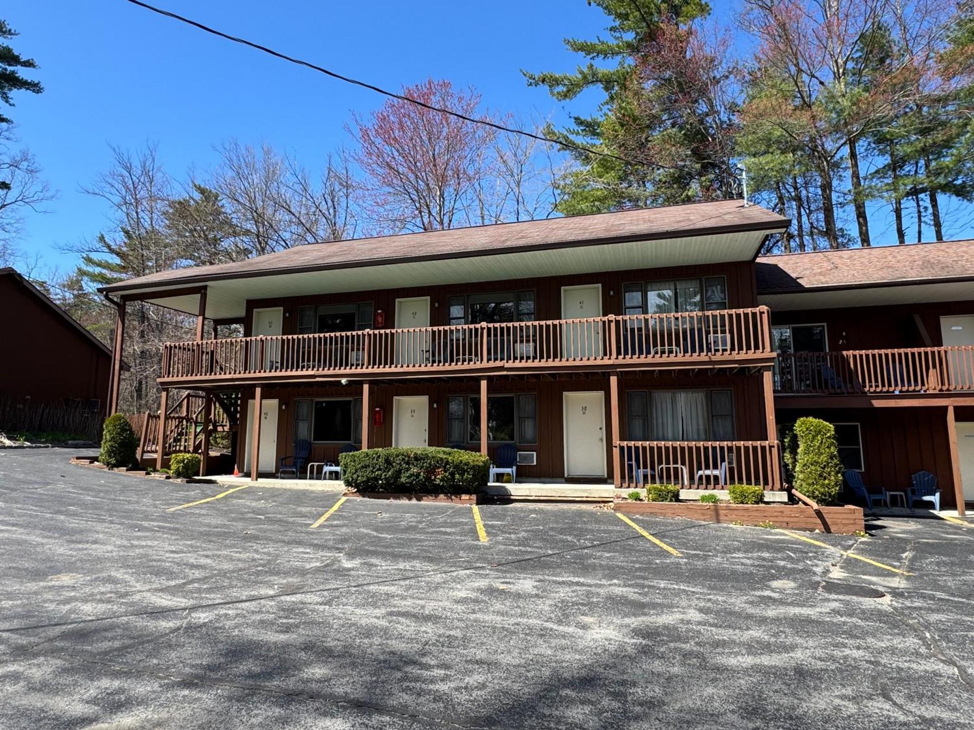 Mohican Resort Motel, Conveniently Located To All Lake George Attractions Queensbury Exterior photo