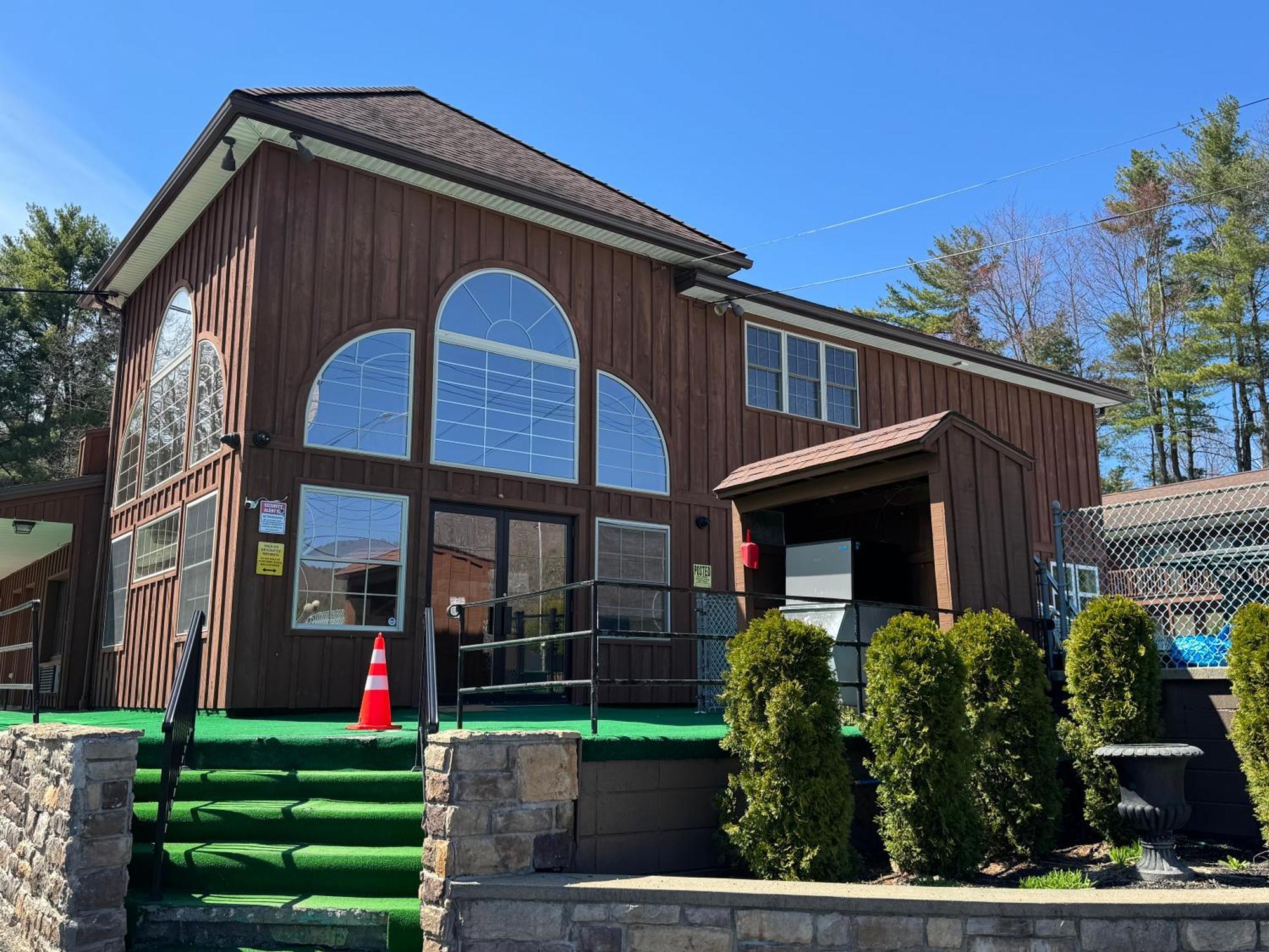 Mohican Resort Motel, Conveniently Located To All Lake George Attractions Queensbury Exterior photo