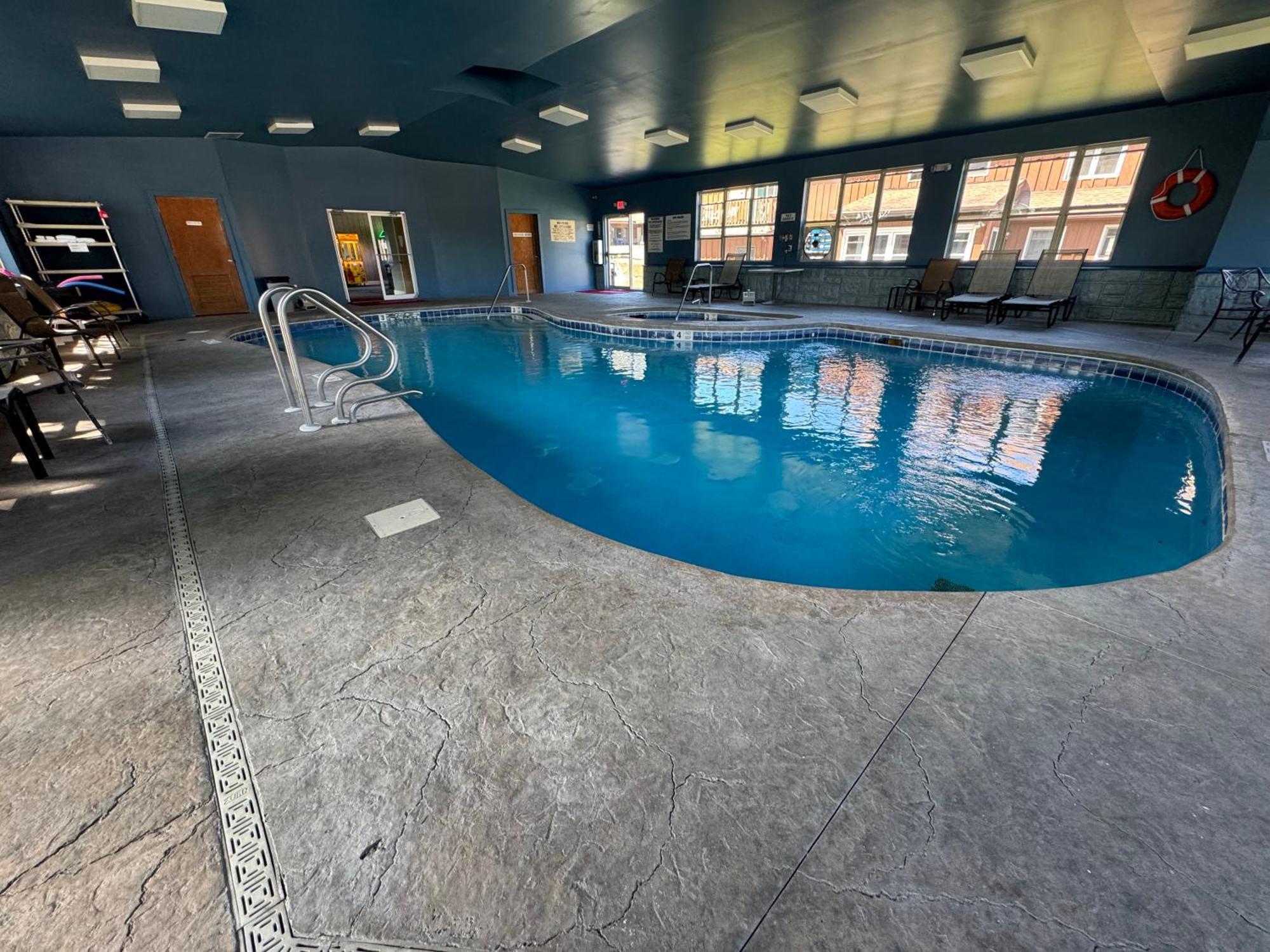Mohican Resort Motel, Conveniently Located To All Lake George Attractions Queensbury Exterior photo