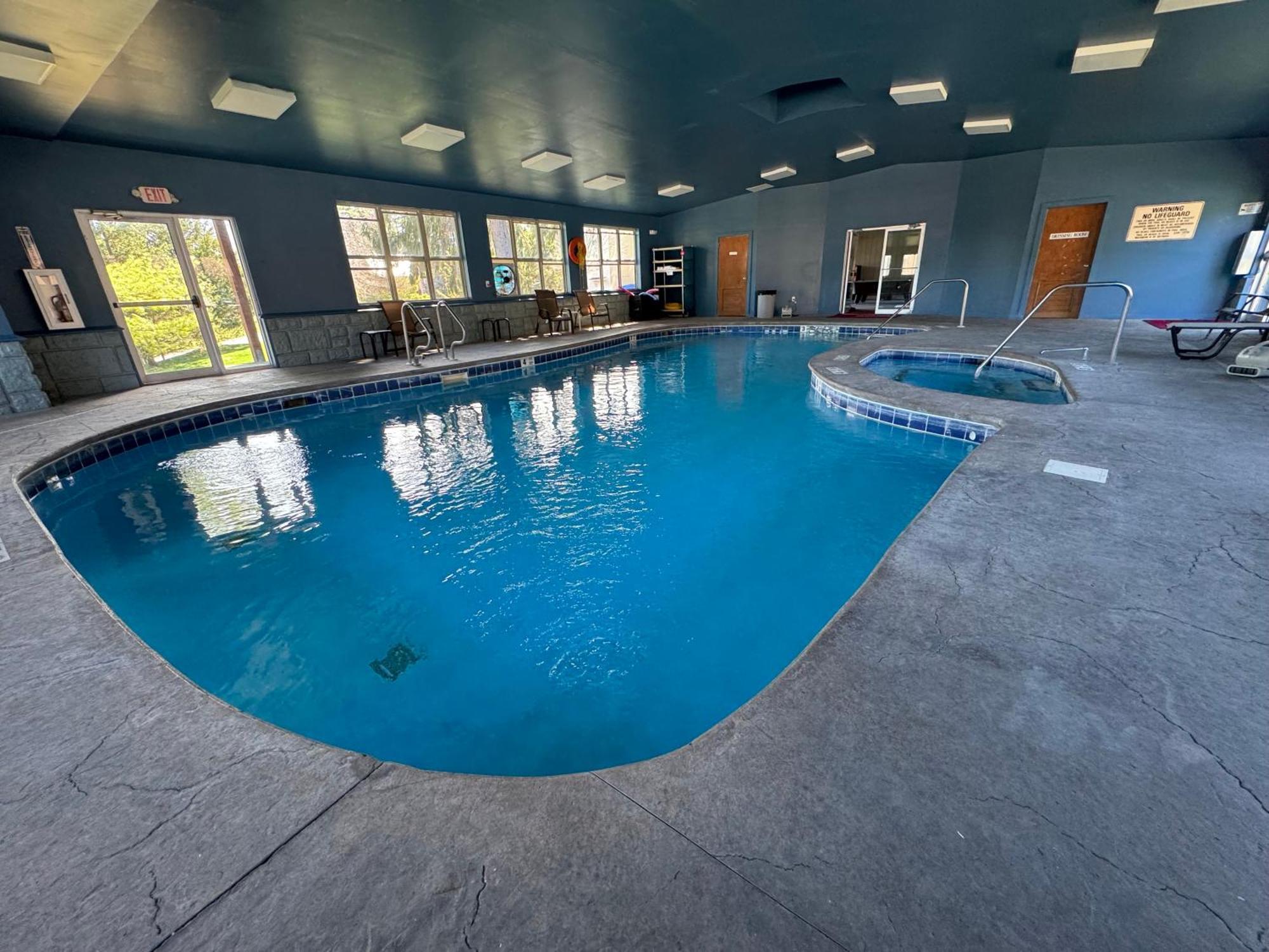 Mohican Resort Motel, Conveniently Located To All Lake George Attractions Queensbury Exterior photo